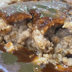 焼肉とハンバーグ専門 神戸牛衛門 - 　ハンバーグ断面