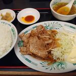 日高屋 - 生姜焼き定食　720円(税込)