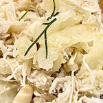 f - 渡蟹はフェンネルと和えてあってシチリア・ブロンテ産の松の実がとても良いアクセントになっています