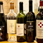 f - 宇佐美さんがよく飲みましたねとボトルを並べてくれたので記念撮影ｗ　ワインも本当に素晴らしかったです　贅沢な3時間でした