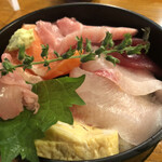 Shintomizushi - 4色丼