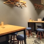 豚そば 月や - 店内