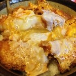 田吾作 - カツ丼（かつ丼・サラダ・味噌汁・漬物）：８５０円
