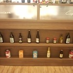 カプリチョーザ - 木目調のインテリアが、心を落ち着かせます。