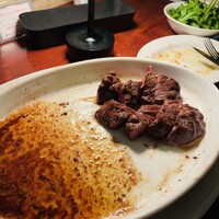 カルネジーオ イースト - 