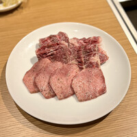 ビーフキッチン 恵比寿店 - 上タン 無農薬レモン・特選ハラミ