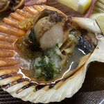 食彩厨房 甚兵衛 - ヒオウギガイのエスカルゴバター炒め