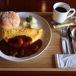カフェ 金澤園 - オムレツデミグラスソース(パン、ポテト、ドリンク付き)