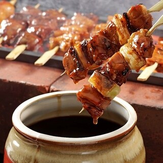 備長炭で焼く《ふっくらジューシー》なおいしい焼き鳥176円～