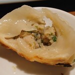 中華麺 遊光房 - 餃子 断面