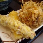 Marugame Seimen - ちくわ天 \100と野菜のかきあげ \130