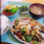 ふぁみりー - レバ野菜（にんにく入り）定食650円