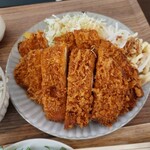 ボラ ボラ - ワラジサイズのチキンカツが二枚