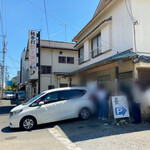 長八 - 店舗　右奥まで並びｗ