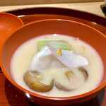 礒田 - 彩りある白味噌のお椀　最高の仕上げ