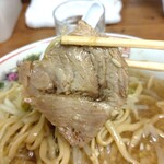 ラーメン二郎 - サクッと切れる