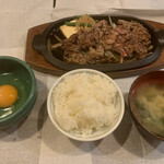 牛庵 - 黒毛和牛鉄板すき焼き（150g） ¥1,200