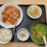 台湾料理 楠 - 料理写真:Aランチ(¥750) エビチリはかなり「エビ」入ってます。