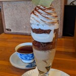 クリクリ - 栗のティラミスパフェ¥1050