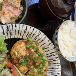 Izakaya Yupi - 鳥ハンバーグ定食950円