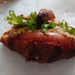 ジロー310 - ソーセージをクロワッサンで包んだパン