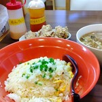 Nishikichounosuxusanchi - あんかけ炒飯とから揚げ3個