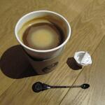 FLATWHITE COFFEE FACTORY - 香りが広がる一杯のコーヒー