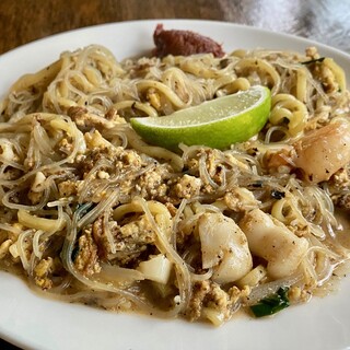 福建麺(こだわりのエビ出汁と豚骨スープの焼きそばです)