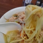 濃厚鶏白湯タンメン まつ井 - 麺はこんな感じ