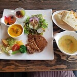 カフェかちまめ - ランチプレート(豚肩ロースのソテー・パン)