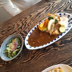 カフェかちまめ - 野菜の旨みたっぷりスパイシーカレー