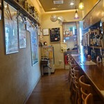 ビストロ サングリエ 久助 - 店内奥から撮影