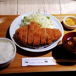 Rokku - ロースかつ定食（180ｇ）