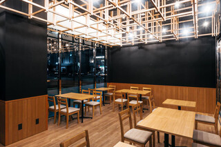 Hitoiki Chaya - 店内はシンプルな和カフェ