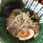 Menya Kaguya - スープに絡む手揉み麺