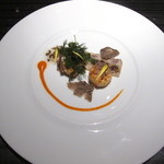 エクアトゥール - テットド・フロマージュの
      エマンセと
      ラングスティーヌのソテー、イタリア産トリュフのヴィネグレット
      