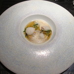 エクアトゥール - 白子とエゾアワビのコンソメスープ軽い燻製の香り