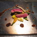 エクアトゥール - 森鳩のロースト、バルサミコとハチミツのソース