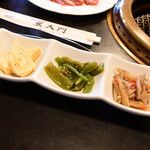 東大門 - カルビ定食（肉大盛）