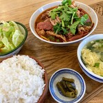 香辣里 - 羊肉と干豆腐の麻辣煮