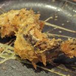 大阪串かつ　テンテコマイ - 【100円串】「背黒いわし」：青魚の香りと旨みの双方を引き立て、
      小さな体から大きなチカラ！
      