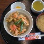 Shikina - ひこ天丼です。海老のヒゲがピンピンして口が痛い。