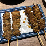 Sumiyaki Yakitori Mamechou - 皮　左塩　右タレ