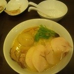 メンヤクローバー - しお味玉麺＋鶏チャーシュー