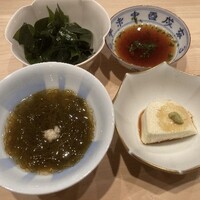 鮨結う翼 - 嶺岡豆腐、もずく酢、わかめポン酢