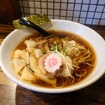 麺処 まるよし - ワンタン麺(¥880)