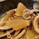 出羽鮨 - スルメイカの煮物。