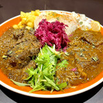 カリカリスパイス - ☆Weekly Curry「秋の日暮れを感じて食べるカレー」
            ～たっぷりキノコのポークジンジャーカレー～
            ☆期間限定！「渋谷に来たら食べたいマトンカレー」
            ～生姜と青唐辛子のスパイシーマトンカレー～