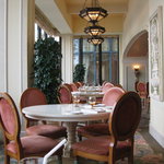 ベッラヴィスタ ラウンジ - 【昼】窓辺の席です