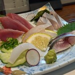 旬魚菜 しら川 - お刺身盛り合わせ（アオリイカ、〆鯖、赤ヤガラの昆布〆、スマカツオ、カンパチ）